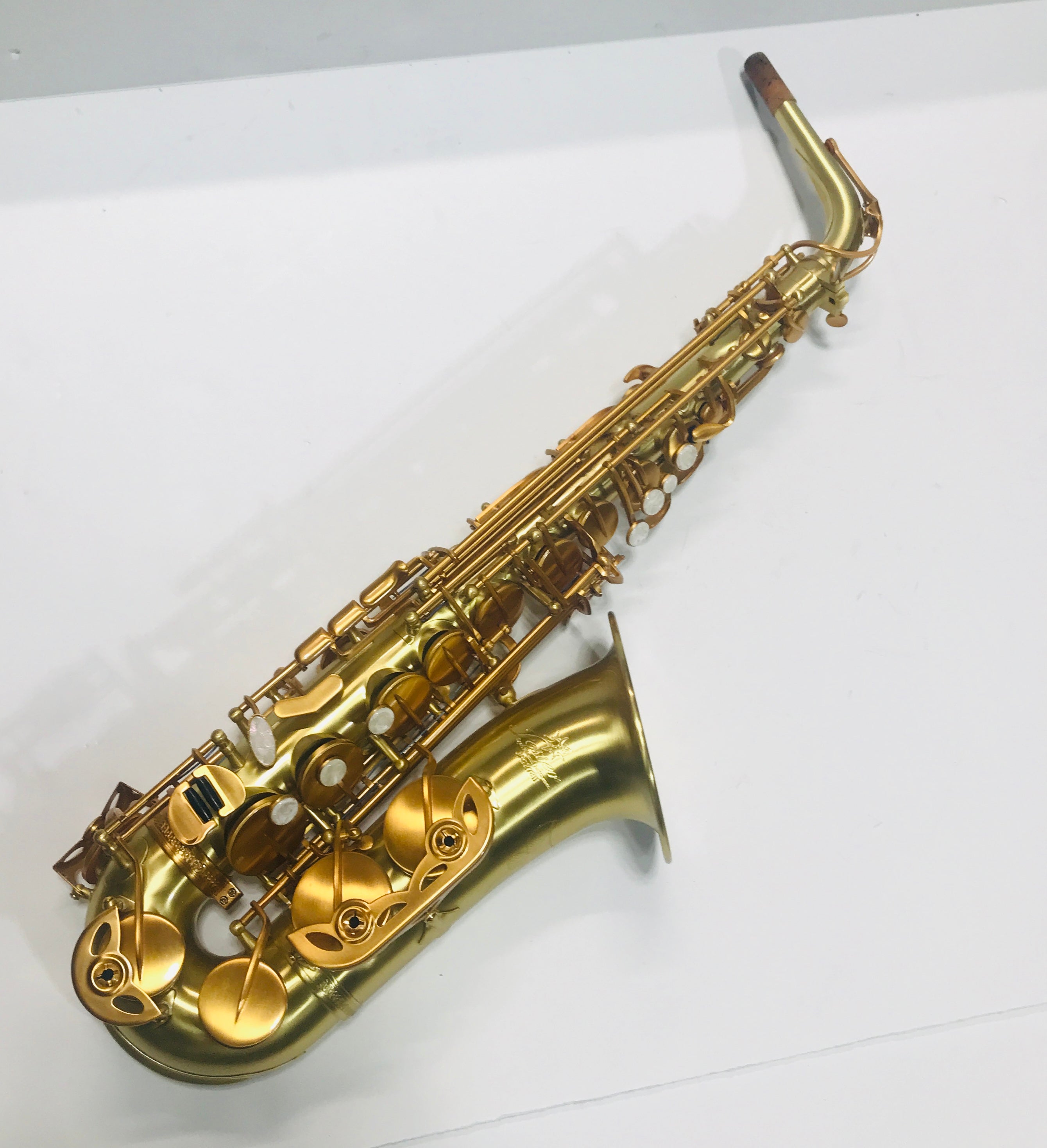 Jester Alto Saxophone JAS-287 Brushed Finish Dark Lacquered Keys Engraving  (NEW) – Musician Gear Garage LLC