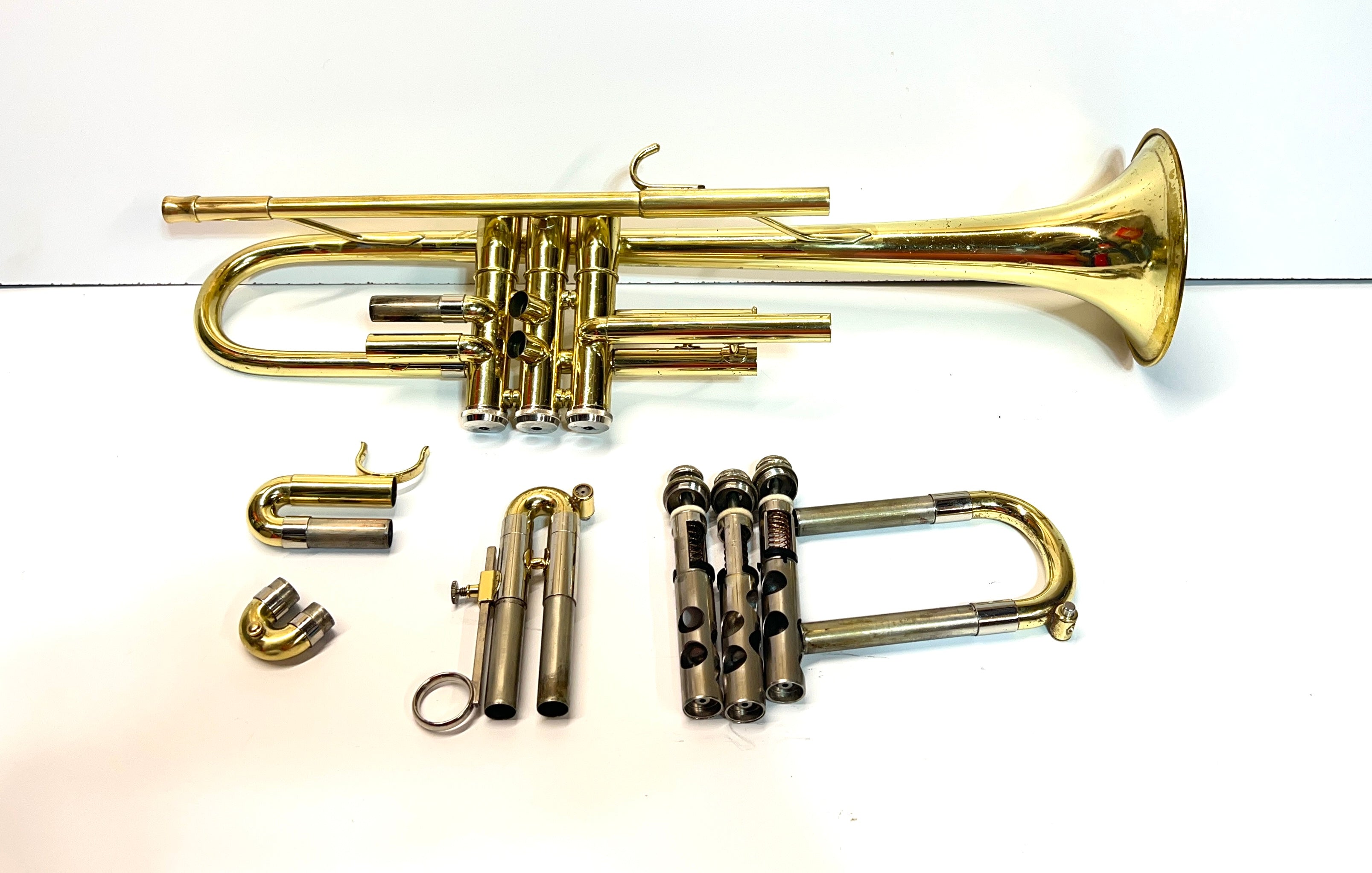 Getzen 300 Trumpet Lacquer Spotted Recently Serviced Plays Well USED