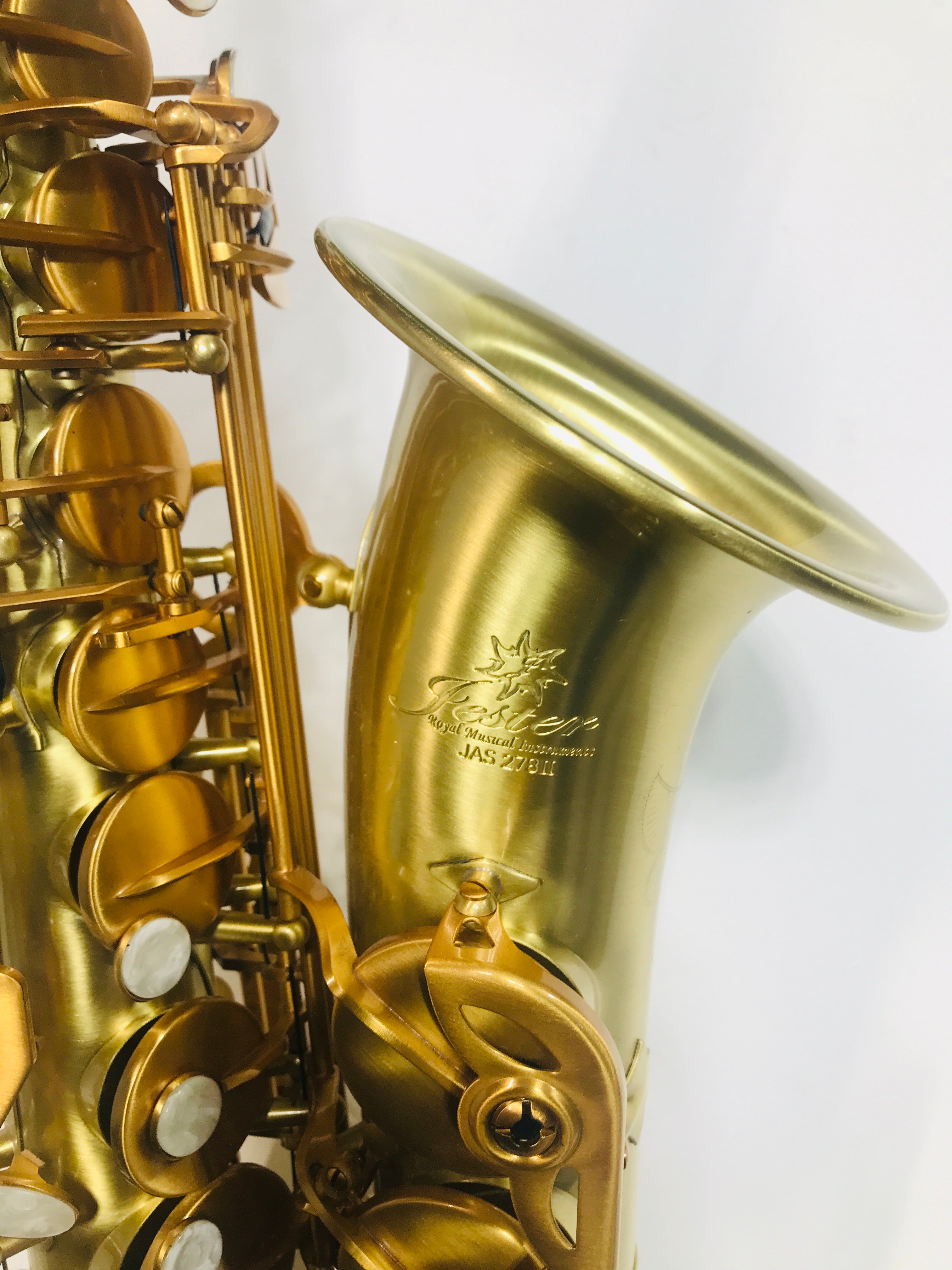 Jester Alto Saxophone JAS-287 Brushed Finish Dark Lacquered Keys Engraving  (NEW) – Musician Gear Garage LLC
